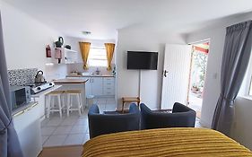 Noulanouk'S Corner